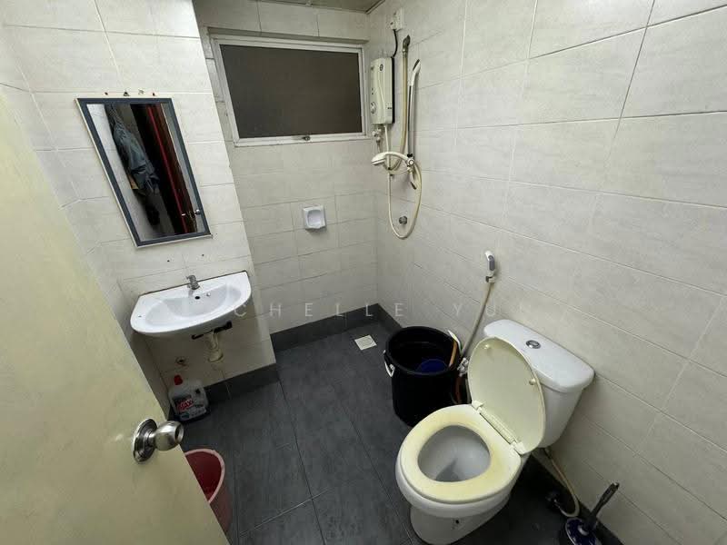 Kondominium untuk Dijual di Cova Villa - Michelle Yun - Bathroom - PropertyGuru.com.my