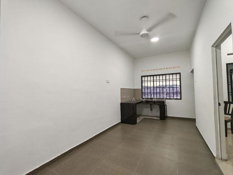 1-storey Terraced House for Sale in Kota Masai (Pasir Gudang) - Ameerul Azrie - Kitchen - PropertyGuru.com.my