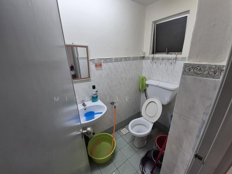 Kondominium untuk Dijual di Pelangi Damansara - Michelle Yun - Bathroom - PropertyGuru.com.my