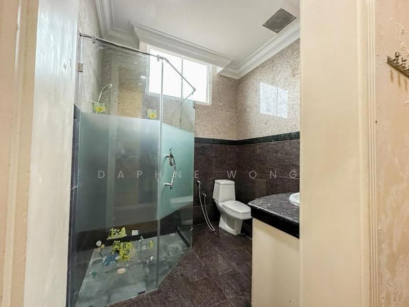 Kondominium untuk Dijual di Continental Heights - Daphne Wong - Bathroom - PropertyGuru.com.my
