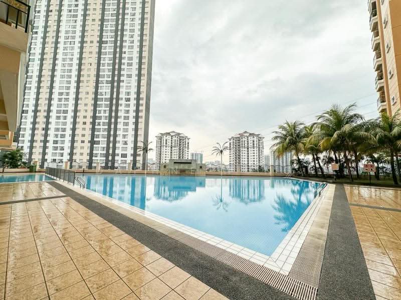 Kondominium untuk Dijual di Continental Heights - Daphne Wong - Pool - PropertyGuru.com.my