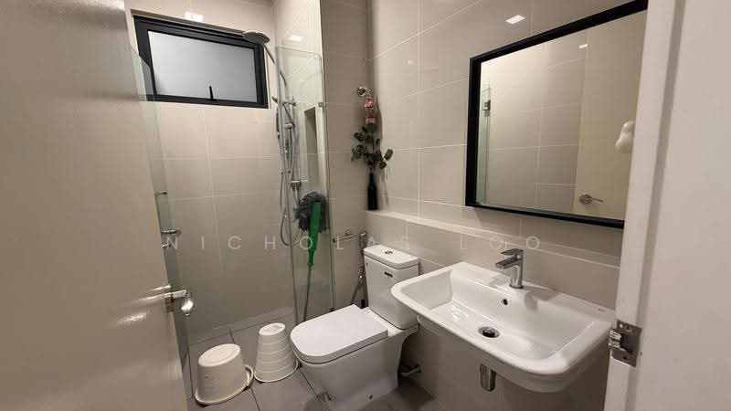 Kondominium untuk Dijual di Waltz Residences - Nicholas Loo - Bathroom - PropertyGuru.com.my