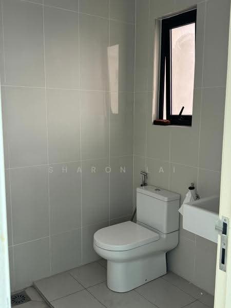 Pejabat untuk Disewa di Mont Kiara (Kuala Lumpur) - Sharon Lai - Bathroom - PropertyGuru.com.my