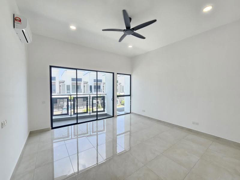 2-storey Terraced House for Rent in Bandar Rimbayu (Telok Panglima Garang) - Leon Goh - Living Room - PropertyGuru.com.my