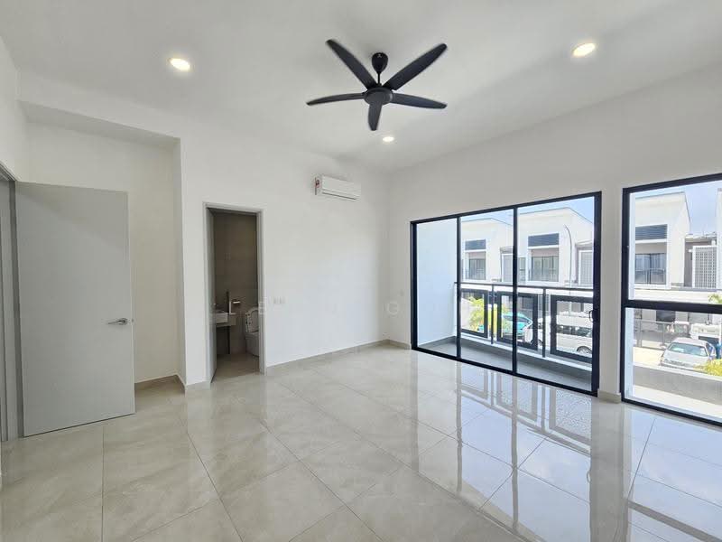 2-storey Terraced House for Rent in Bandar Rimbayu (Telok Panglima Garang) - Leon Goh - Living Room - PropertyGuru.com.my