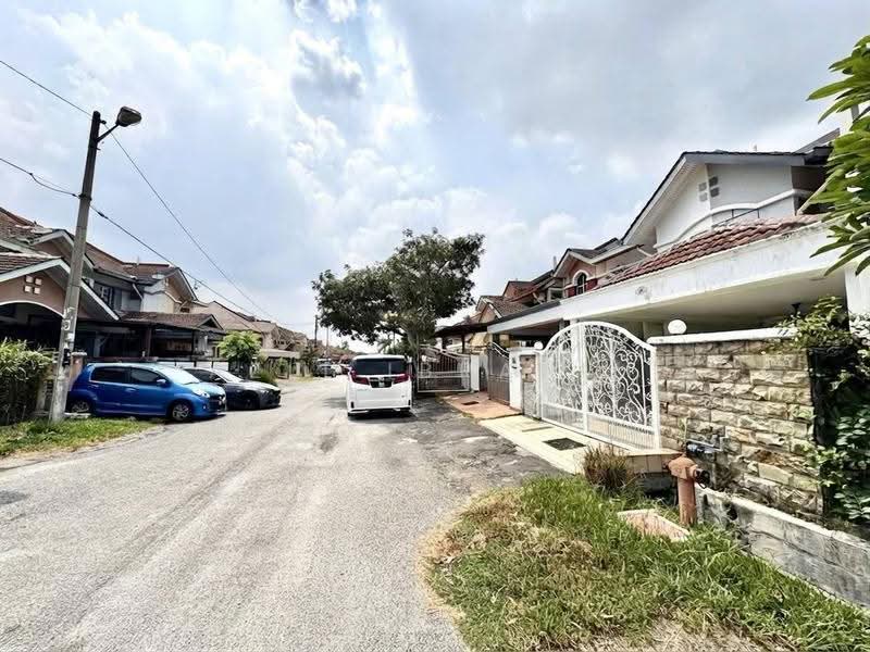 2-storey Terraced House for Sale in Seksyen 3 (Bangi) - Azli Ibrahim - Exterior - PropertyGuru.com.my
