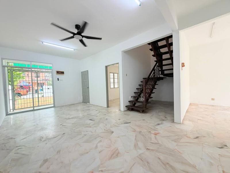 Rumah Teres 2-Tingkat untuk Dijual di Usj 1 (Subang Jaya) - Muin Mn - Living Room - PropertyGuru.com.my