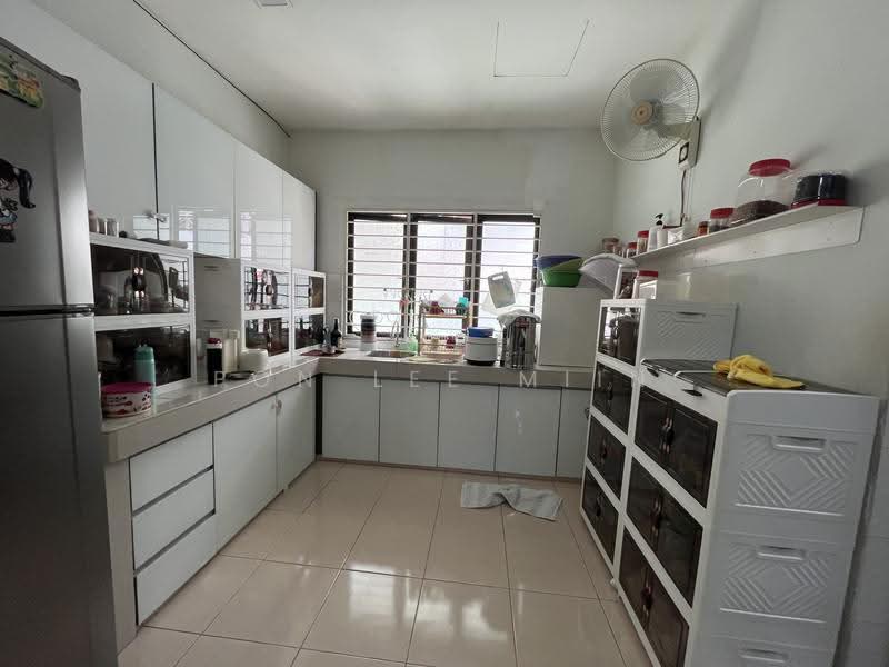 3-storey Terraced House for Sale in Balakong (Selangor) - Pon Lee Miin - Kitchen - PropertyGuru.com.my