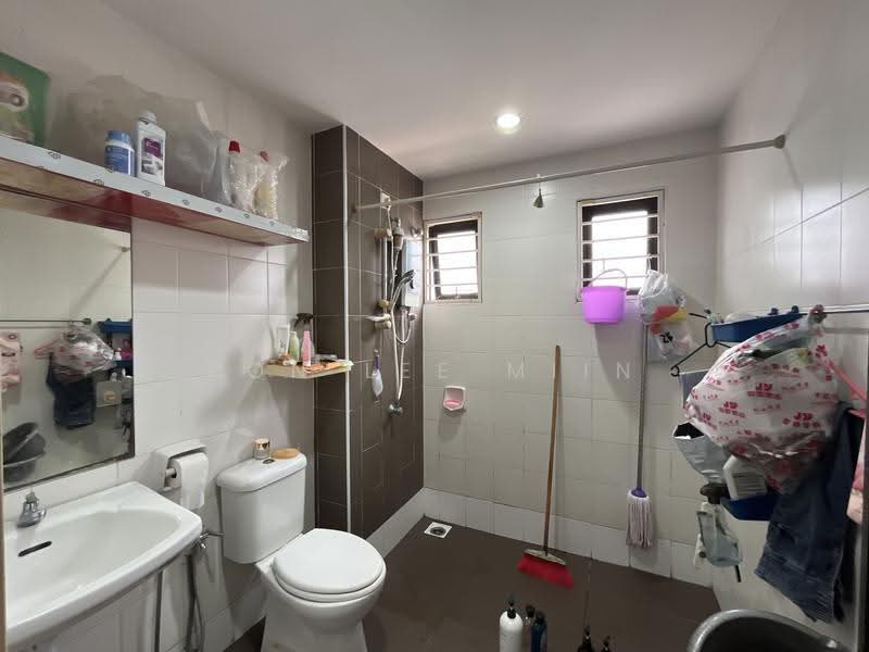 3-storey Terraced House for Sale in Balakong (Selangor) - Pon Lee Miin - Bathroom - PropertyGuru.com.my