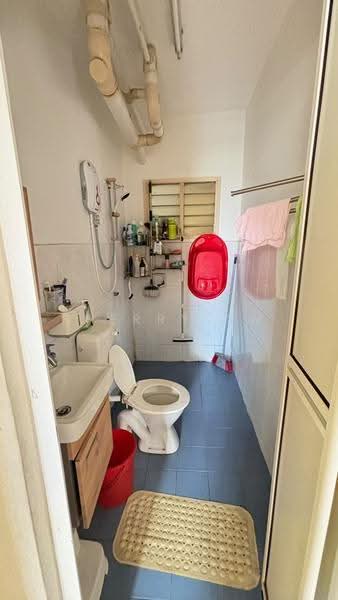 Pangsapuri untuk Dijual di Kinrara Putri - Sherry Aw - Bathroom - PropertyGuru.com.my