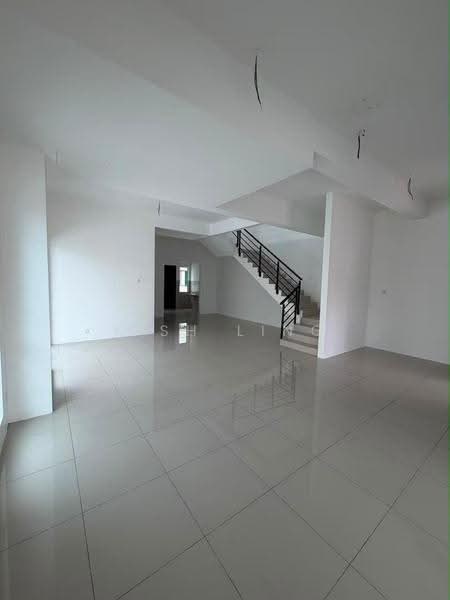 Semi-Detached House for Sale in Bandar Tasek Mutiara (Simpang Ampat) - Fish Ling - Living Room - PropertyGuru.com.my