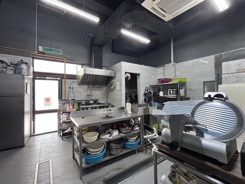 Shop for Rent in Mont Kiara (Kuala Lumpur) - Teoh Yin Sin - Kitchen - PropertyGuru.com.my
