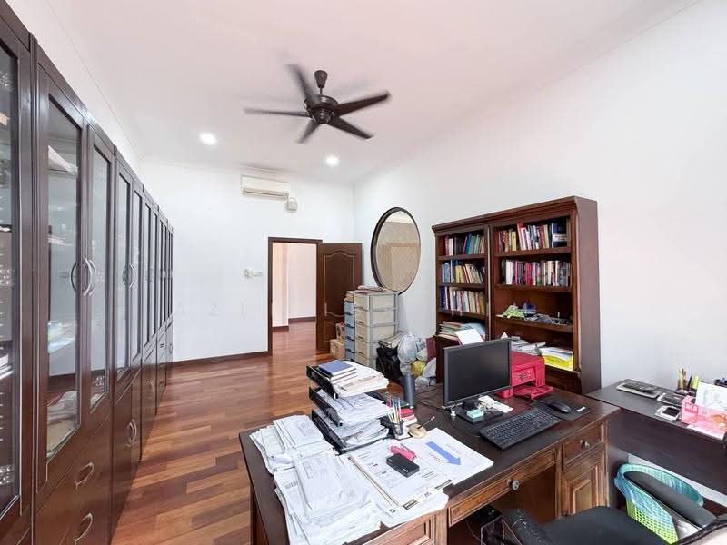 Bungalow House untuk Dijual di D'Kayangan (Shah Alam) - Azli Ibrahim - Study - PropertyGuru.com.my