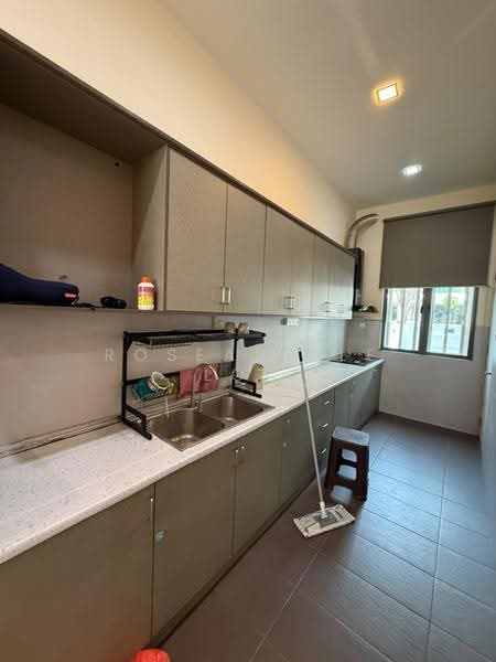 Rumah Teres 3-Tingkat untuk Disewa di Bandar Nusaputra (Puchong) - Roseabelle Low - Kitchen - PropertyGuru.com.my