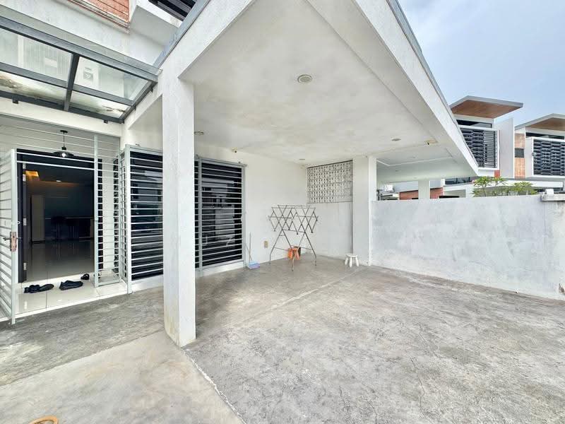 2.5-storey Terraced House for Sale in Taman TTDI Grove (Kajang) - Muz Hafiz - Exterior - PropertyGuru.com.my