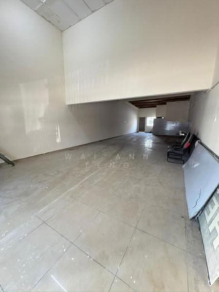 Shop for Rent in Taman Bukit Serdang (Seri Kembangan) - Wai Ann Teng - Interior - PropertyGuru.com.my