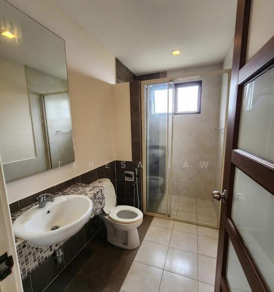 Kondominium untuk Disewa di GITA BAYU VILLA - Teresa Law - Bathroom - PropertyGuru.com.my