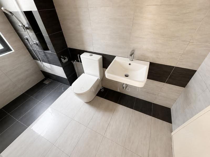 Semi-Detached House for Sale in Sungai Buloh (Selangor) - Lucas Loh - Bathroom - PropertyGuru.com.my