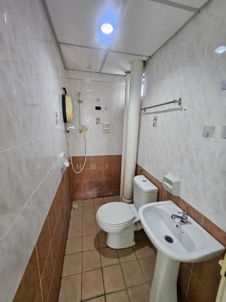 Apartment for Rent at University Place (Plaza Ivory) - Rainny Wong - Bathroom - PropertyGuru.com.my