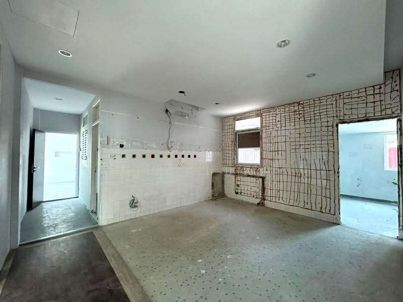 Banglo Komersial untuk Disewa di Tanjung Tokong (Penang) - Jin Chuah - Kitchen - PropertyGuru.com.my