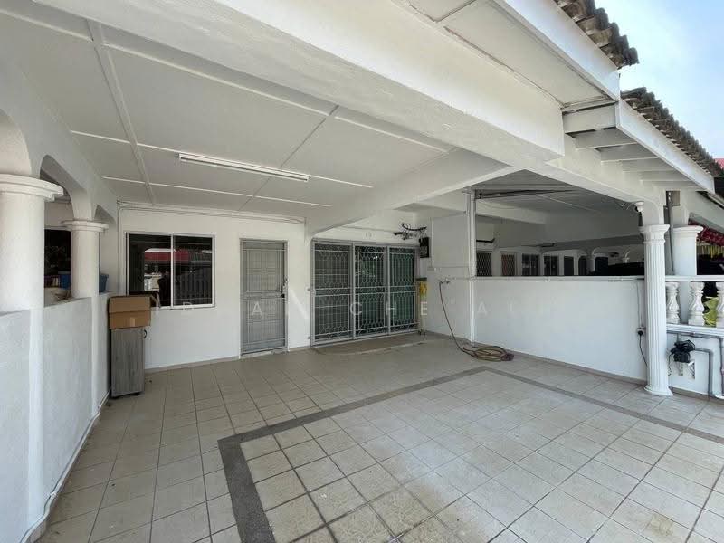 2-storey Terraced House for Sale in Seri Kuantan (Kuantan) - Idham Che'Ali - Exterior - PropertyGuru.com.my