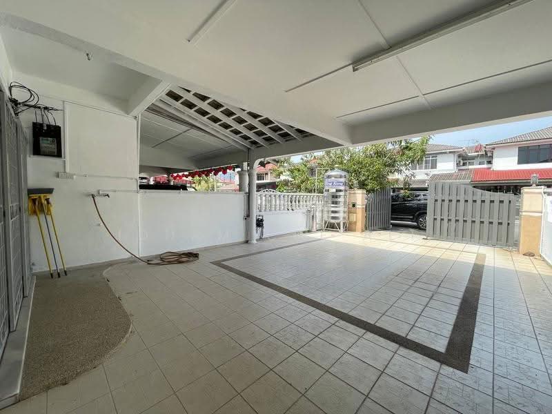 2-storey Terraced House for Sale in Seri Kuantan (Kuantan) - Idham Che'Ali - Exterior - PropertyGuru.com.my