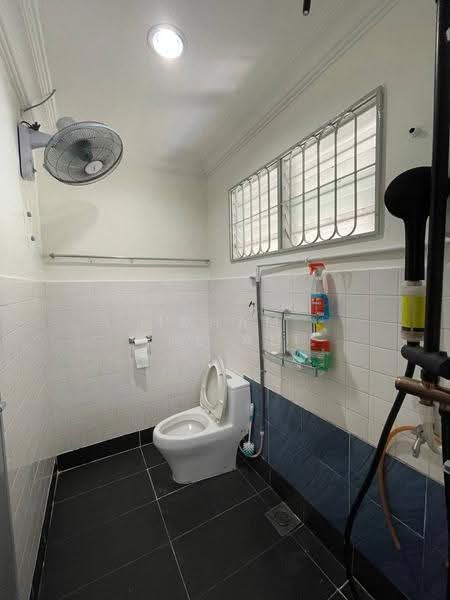 2-storey Terraced House for Sale in Seri Kuantan (Kuantan) - Idham Che'Ali - Bathroom - PropertyGuru.com.my
