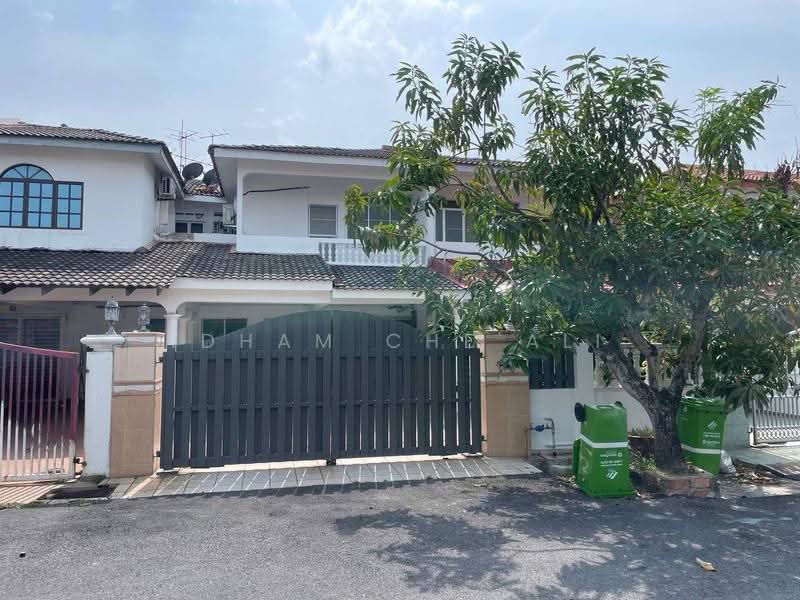 2-storey Terraced House for Sale in Seri Kuantan (Kuantan) - Idham Che'Ali - Exterior - PropertyGuru.com.my