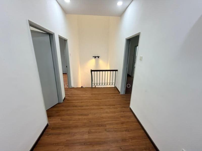 2-storey Terraced House for Sale in Bandar Putra Kulai (Kulai) - Kevin Ho - Corridor - PropertyGuru.com.my