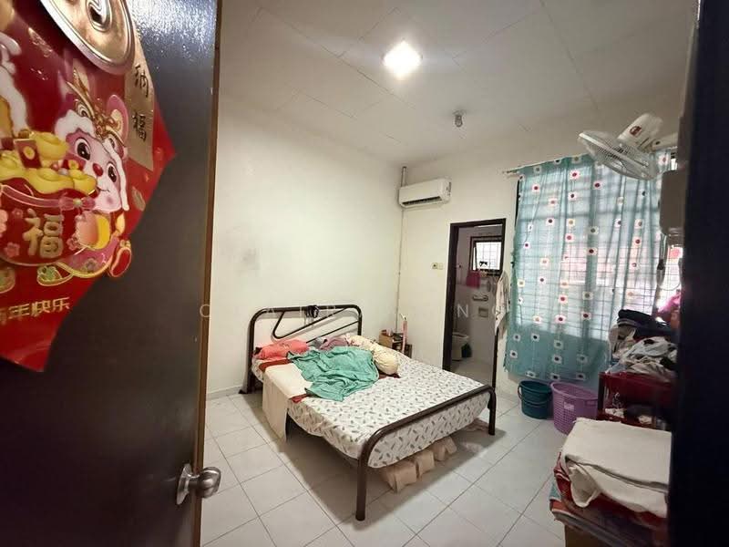 Rumah Teres 1-Tingkat untuk Dijual di Taman Daya (Johor Bahru) - Claira Ong - Bedroom - PropertyGuru.com.my