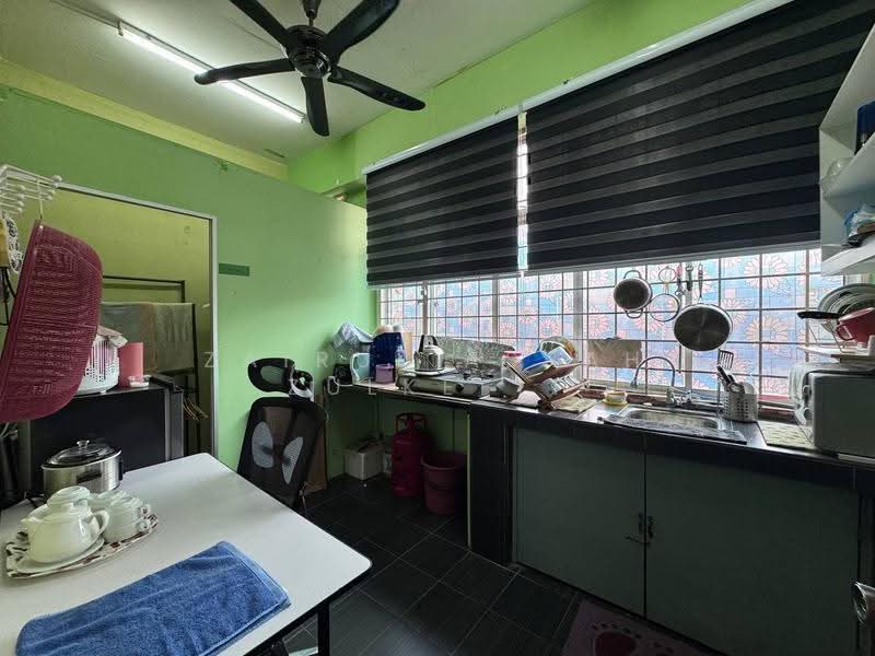 Shop / Office untuk Dijual di Kajang (Selangor) - Zairul Asrah Zulkefli - Kitchen - PropertyGuru.com.my
