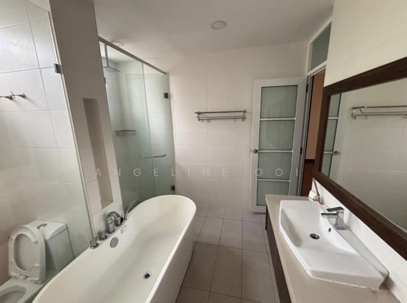3-storey Terraced House for Sale in Bukit Jalil (Kuala Lumpur) - Angeline Ooi - Bathroom - PropertyGuru.com.my