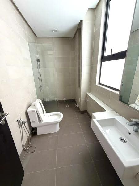 Rumah Teres untuk Disewa di Medini (Iskandar Puteri (Nusajaya)) - Angelina Tan - Bathroom - PropertyGuru.com.my