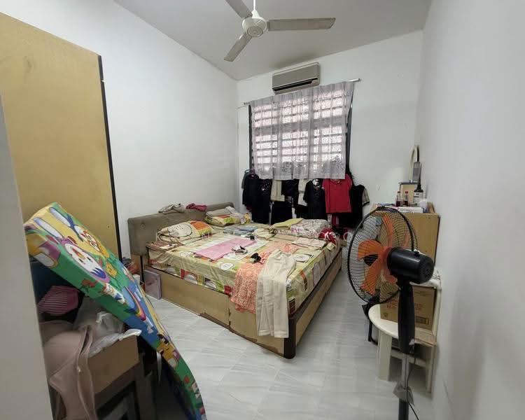 1-storey Terraced House for Sale in Kuantan (Pahang) - Kenny Loo - Bedroom - PropertyGuru.com.my