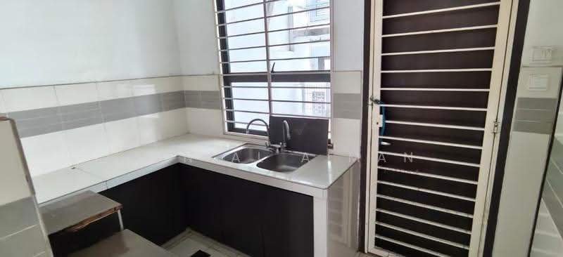 Rumah Teres 2-Tingkat untuk Disewa di Shah Alam (Selangor) - Danial Aiman - Kitchen - PropertyGuru.com.my