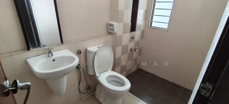 Rumah Teres 2-Tingkat untuk Disewa di Shah Alam (Selangor) - Danial Aiman - Bathroom - PropertyGuru.com.my
