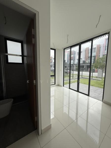 Rumah Teres 3-Tingkat untuk Dijual di Taman Puchong Legenda (Puchong) - Kevin Tan - Bathroom - PropertyGuru.com.my
