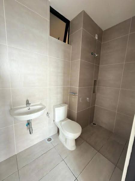Kediaman Servis untuk Dijual di Space Residency - Ben Lee - Bathroom - PropertyGuru.com.my