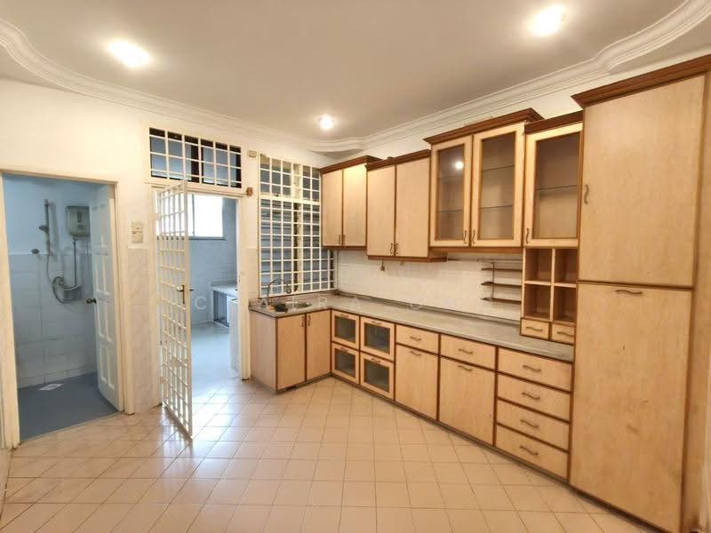 Rumah Teres 2-Tingkat untuk Dijual di Taman Desa Cemerlang (Ulu Tiram) - Claira Ong - Kitchen - PropertyGuru.com.my