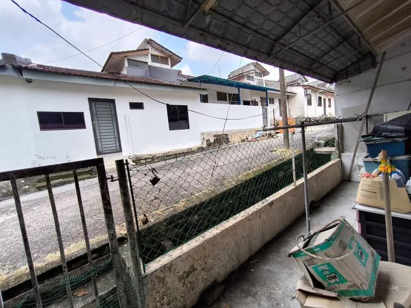 Rumah Teres 1-Tingkat untuk Dijual di Taman Anggerik (Tampoi) - Carson . - Exterior - PropertyGuru.com.my