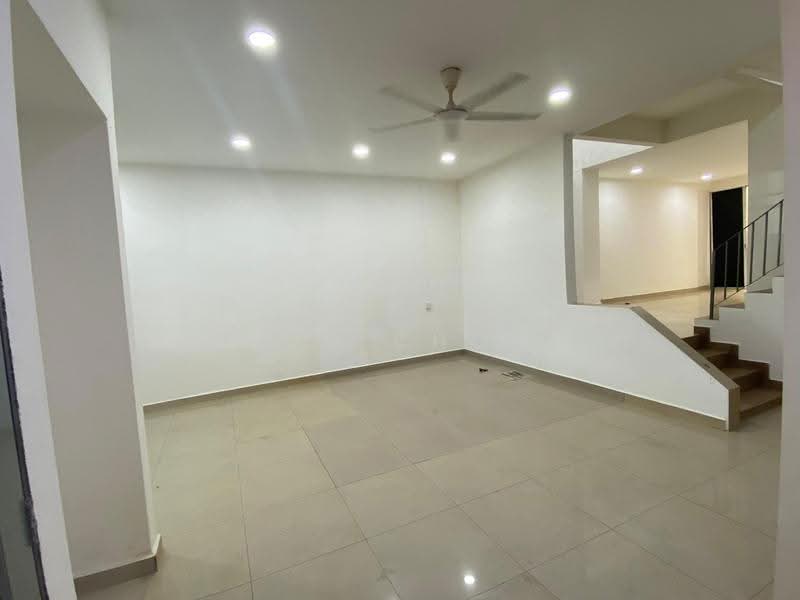 2-storey Terraced House for Sale in Taman Overseas Union (Taman Oug) (Jalan Klang Lama (Old Klang Road)) - Hugo Chong - Living Room - PropertyGuru.com.my