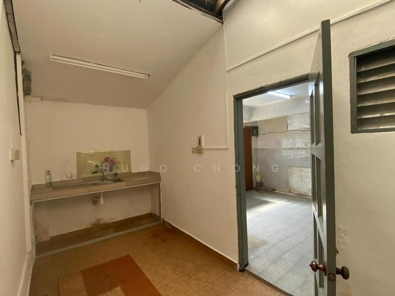2-storey Terraced House for Sale in Taman Overseas Union (Taman Oug) (Jalan Klang Lama (Old Klang Road)) - Hugo Chong - Kitchen - PropertyGuru.com.my