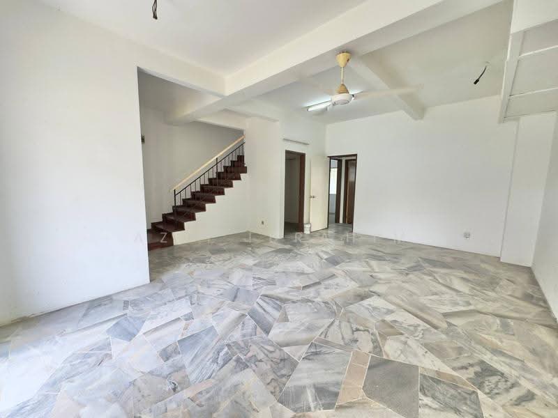 Rumah Teres 2.5-Tingkat untuk Dijual di Taman Putra Permai (Seri Kembangan) - Azli Ibrahim - Interior - PropertyGuru.com.my