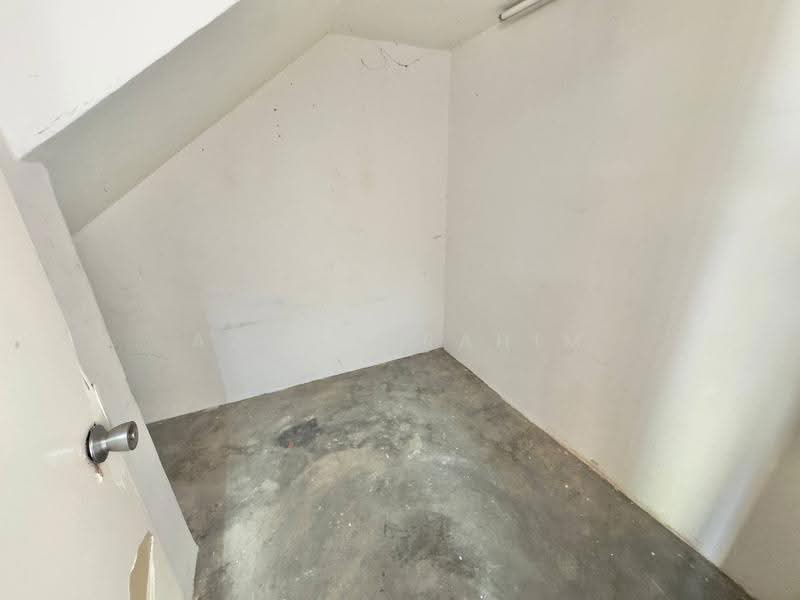 Rumah Teres 2.5-Tingkat untuk Dijual di Taman Putra Permai (Seri Kembangan) - Azli Ibrahim - Interior - PropertyGuru.com.my