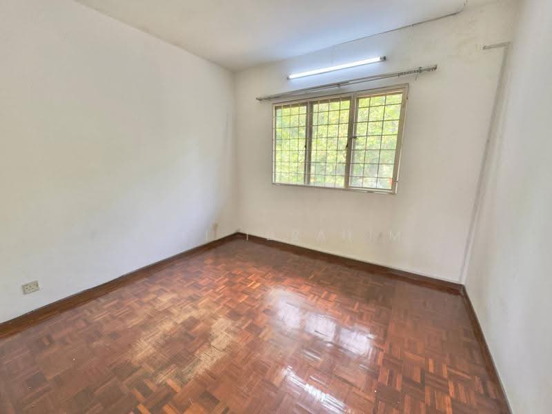 Rumah Teres 2.5-Tingkat untuk Dijual di Taman Putra Permai (Seri Kembangan) - Azli Ibrahim - Interior - PropertyGuru.com.my