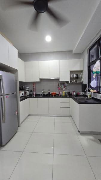 Kediaman Servis untuk Dijual di Twin Tower Residence - Linn Loke - Kitchen - PropertyGuru.com.my