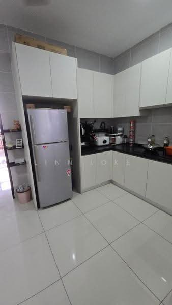 Kediaman Servis untuk Dijual di Twin Tower Residence - Linn Loke - Kitchen - PropertyGuru.com.my