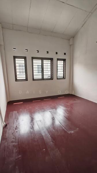 Shop for Rent in Chinatown (George Town) - Daisy Ooi - Interior - PropertyGuru.com.my