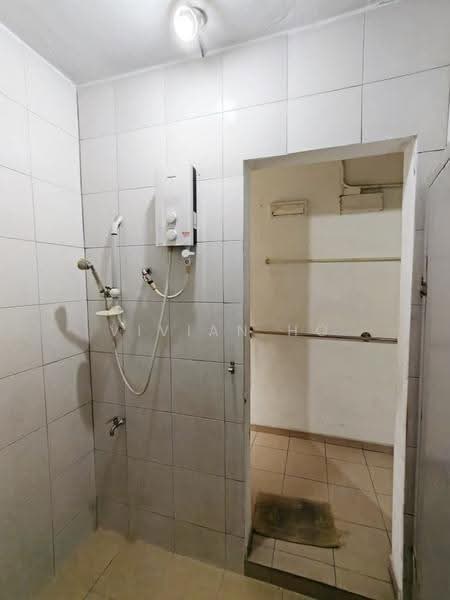 1-storey Terraced House for Sale in Taman Abad (Johor Bahru) - Vivian Ho - Bathroom - PropertyGuru.com.my