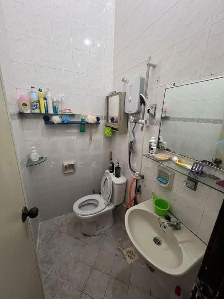 1-storey Terraced House for Sale in Taman Daya (Johor Bahru) - Zack Chow - Bathroom - PropertyGuru.com.my
